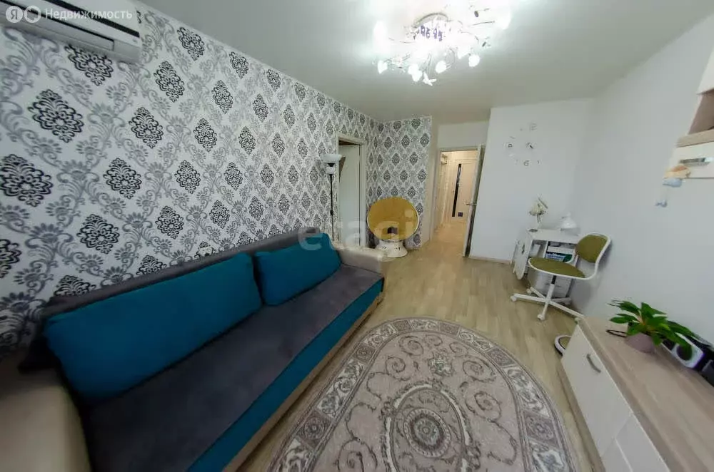 3-комнатная квартира: Шадринск, улица Свердлова, 70 (49.4 м) - Фото 1
