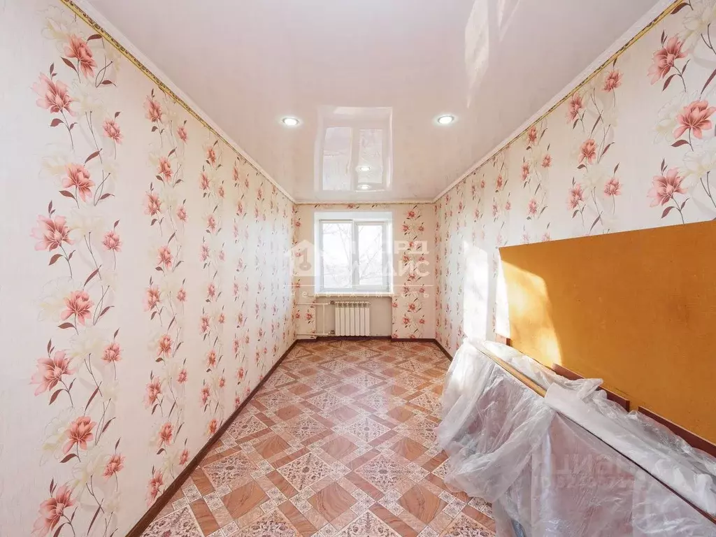 3-к кв. Омская область, Омск Городок Нефтяников мкр, ул. 4-я ... - Фото 0