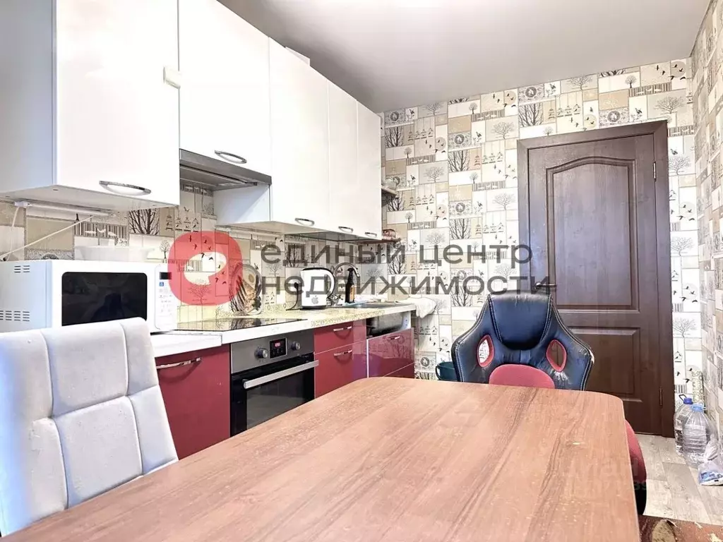 3-к кв. Тюменская область, Тюмень ул. Избышева, 6 (79.5 м) - Фото 2