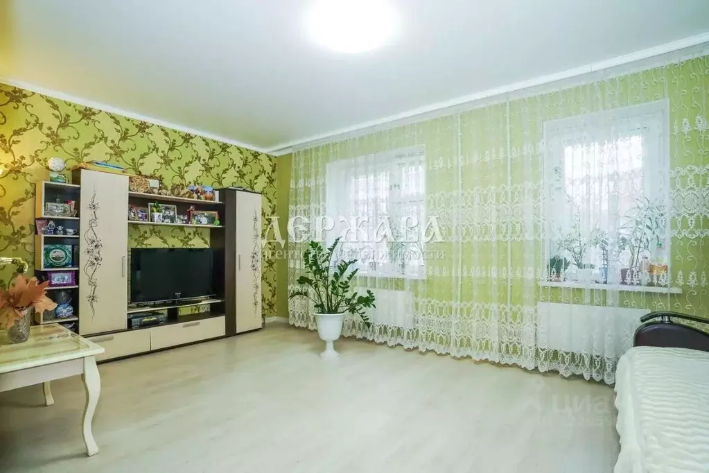 2-к кв. Белгородская область, Старый Оскол Космос мкр, 14 (64.2 м) - Фото 1