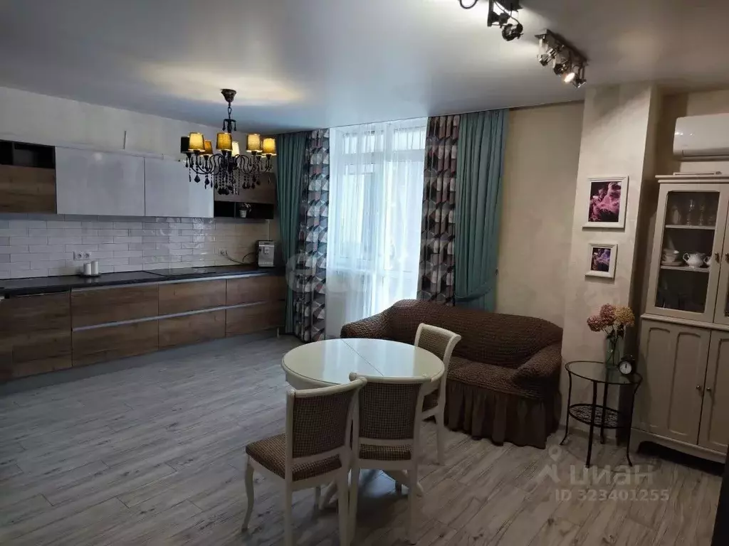 4-к кв. Красноярский край, Красноярск ул. Авиаторов, 47 (101.1 м) - Фото 1