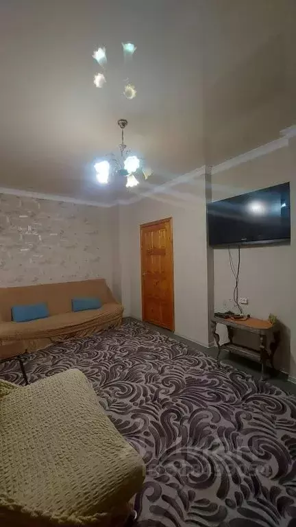 Дом в Кабардино-Балкария, Нальчик ул. Нахушева, 5 (100 м) - Фото 1