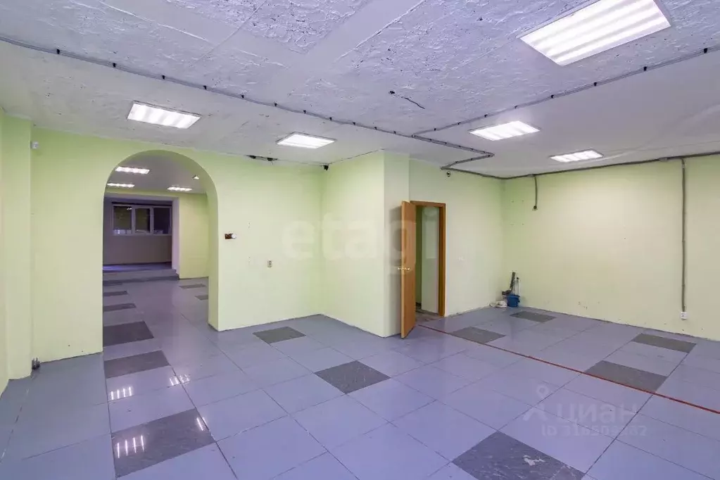 Помещение свободного назначения в Тюменская область, Тюмень ул. ... - Фото 1