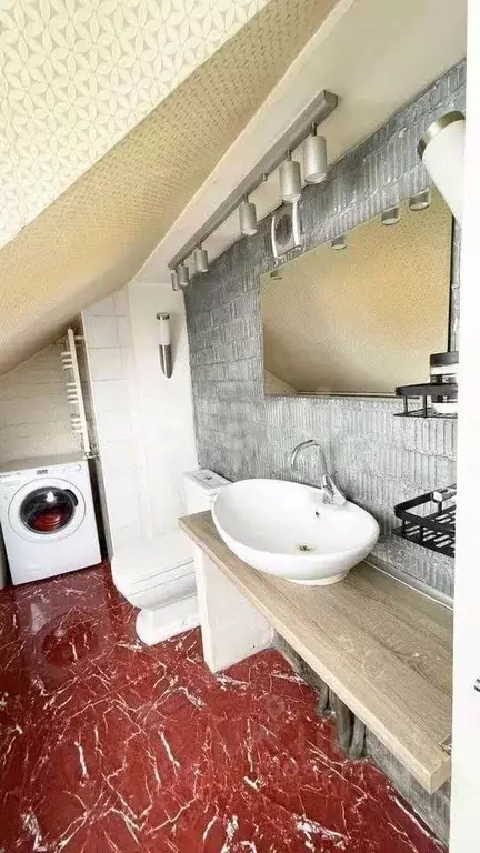 4-к кв. Калининградская область, Калининград ул. Барклая Де Толли, 28 ... - Фото 0