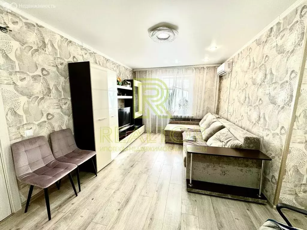 Квартира-студия: Шахты, улица Хабарова, 18 (48.2 м) - Фото 0