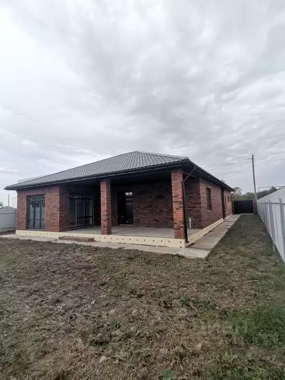 Дом в Самарская область, Ставропольский район, с. Подстепки Вишневая ... - Фото 1