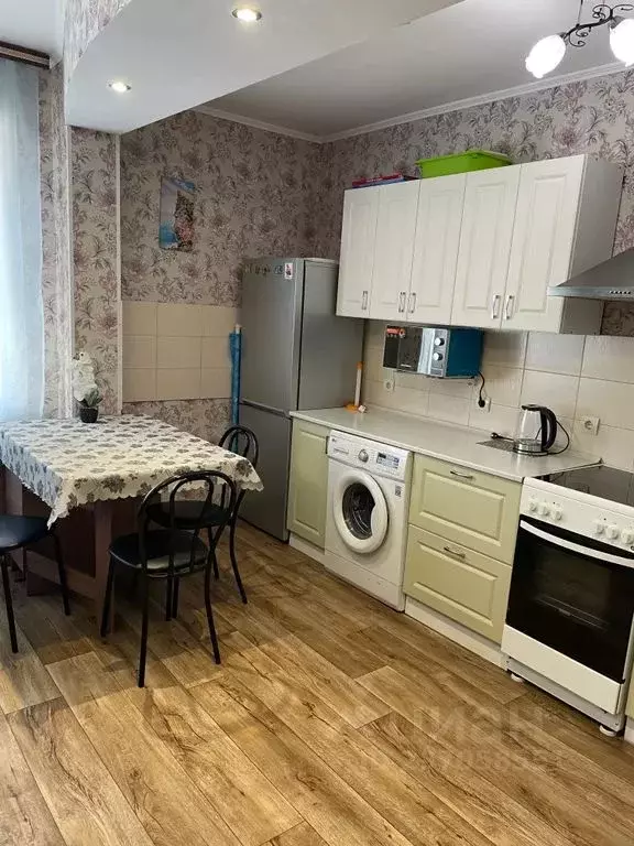 Студия Омская область, Омск ул. Малиновского, 18к2 (38.0 м) - Фото 1