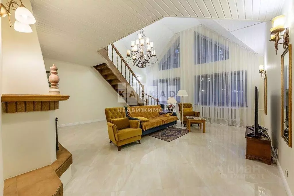 Коттедж в Москва № 125 кв-л,  (300 м) - Фото 1