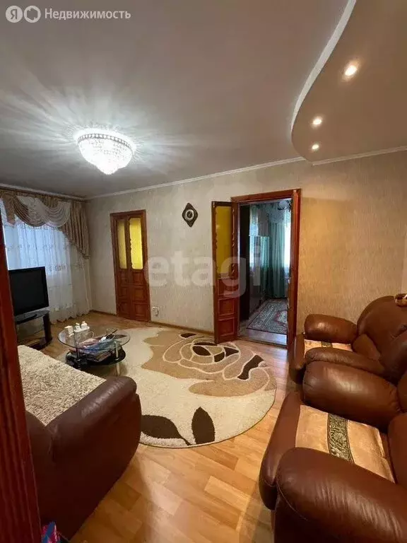 4-комнатная квартира: Барнаул, улица Попова, 38 (61.1 м) - Фото 0