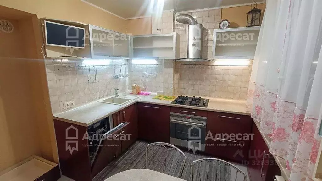 3-к кв. Волгоградская область, Волгоград ул. Курчатова, 6 (53.8 м) - Фото 1