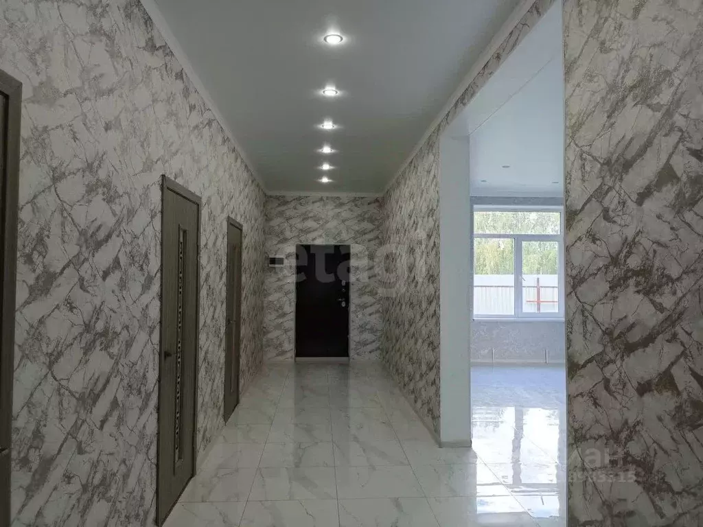 Дом в Омская область, Омский район, с. Усть-Заостровка ул. Центральная ... - Фото 1