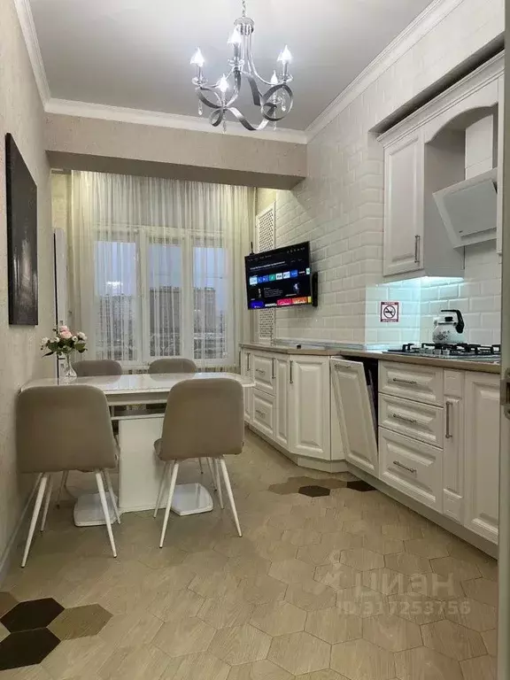 2-к кв. Кабардино-Балкария, Нальчик ул. Тлостанова, 28 (85.0 м) - Фото 0