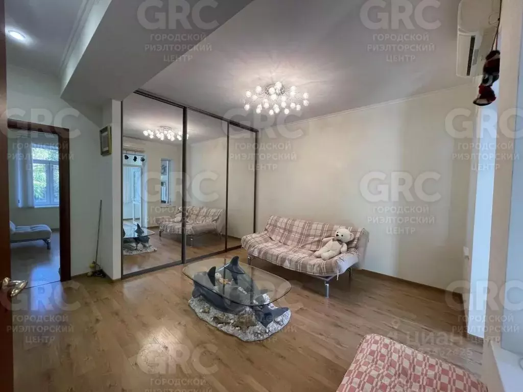 2-к кв. Краснодарский край, Сочи ул. Конституции СССР, 22 (60.0 м) - Фото 1