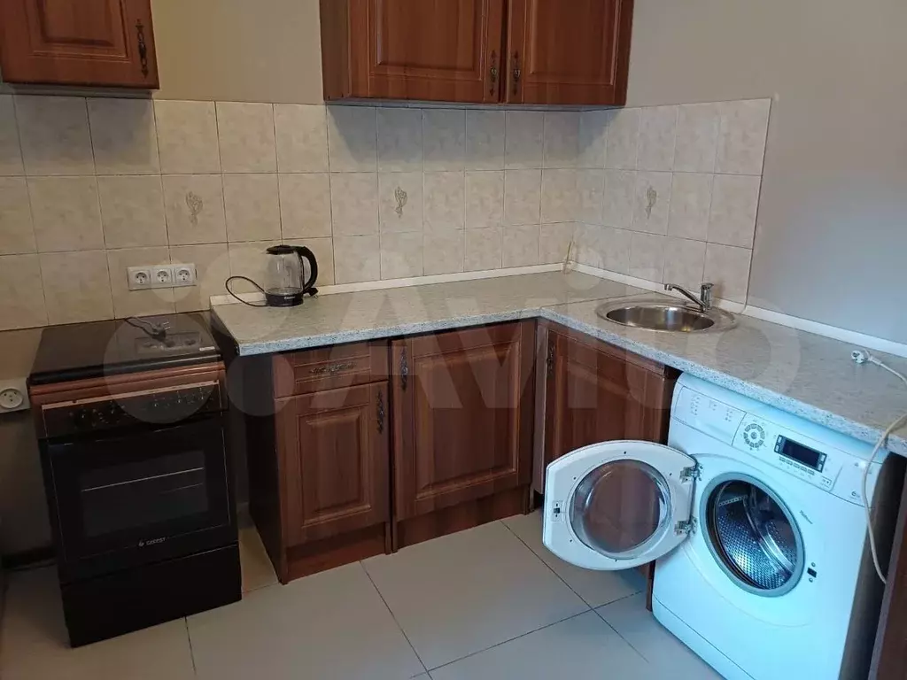 2-к. квартира, 60 м, 4/10 эт. - Фото 0