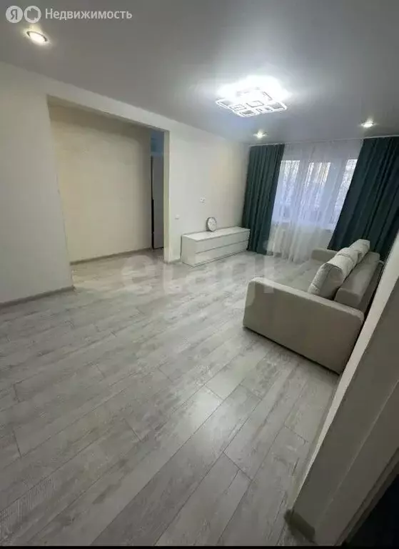 3-комнатная квартира: Киров, улица Чапаева, 26 (57.6 м) - Фото 1