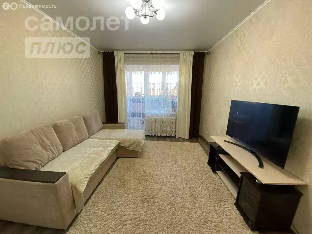 3-комнатная квартира: Стерлитамак, улица Гоголя, 101 (70.4 м) - Фото 1