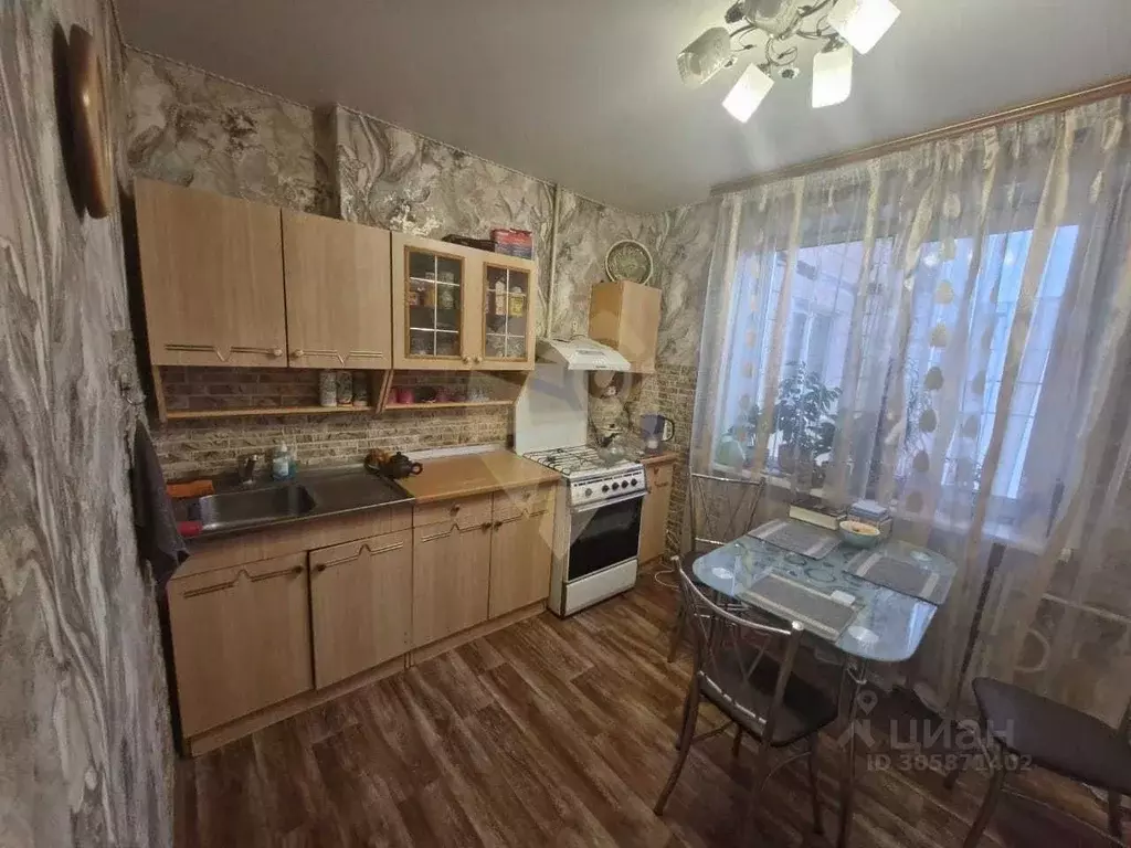 3-к кв. Белгородская область, Старый Оскол ул. Свердлова, 25 (67.75 м) - Фото 0