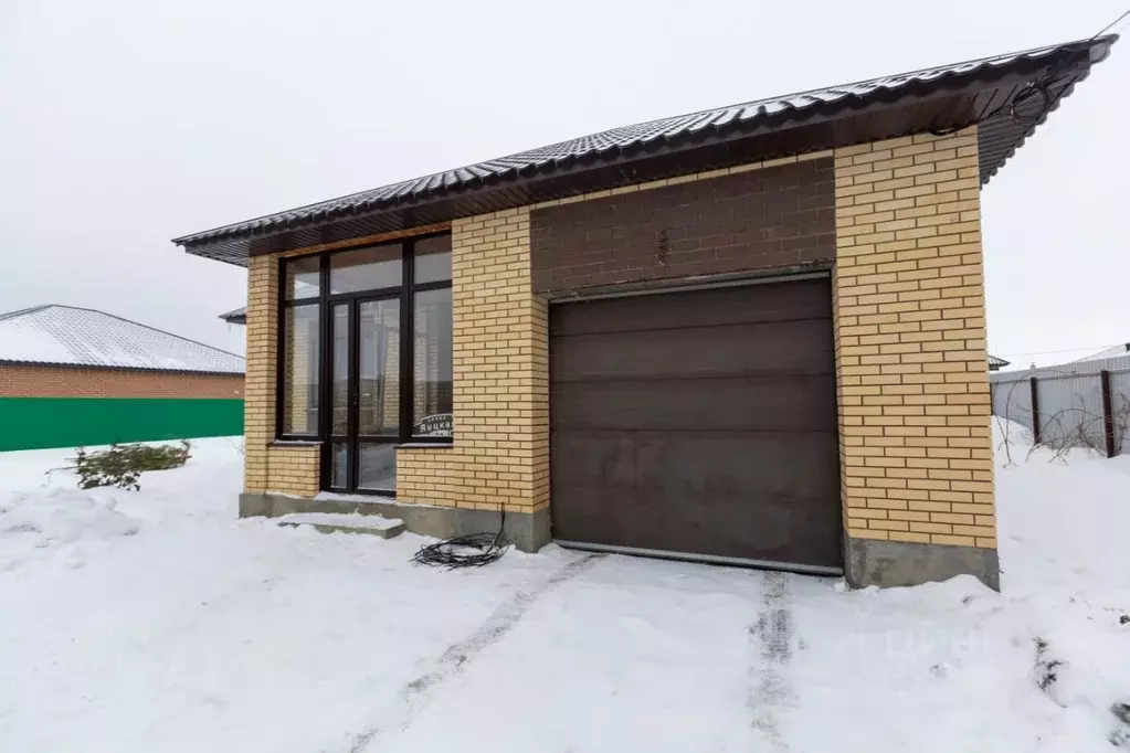 Дом в Оренбургская область, Оренбургский район, с. Нежинка ул. Яицкая, ... - Фото 1