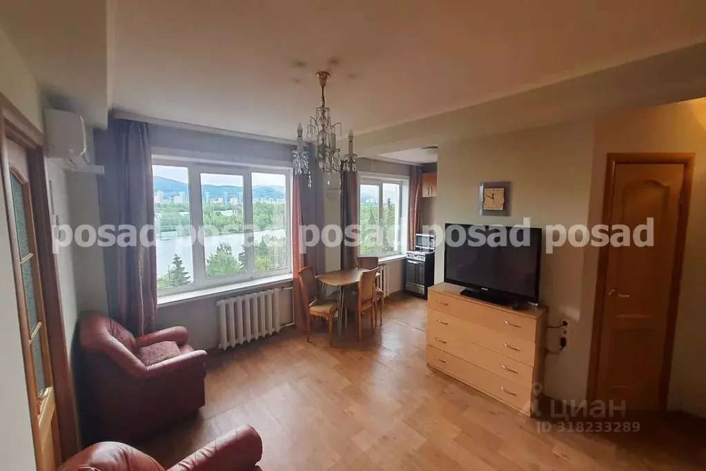 2-к кв. Красноярский край, Красноярск ул. Дубровинского, 106 (40.0 м) - Фото 0