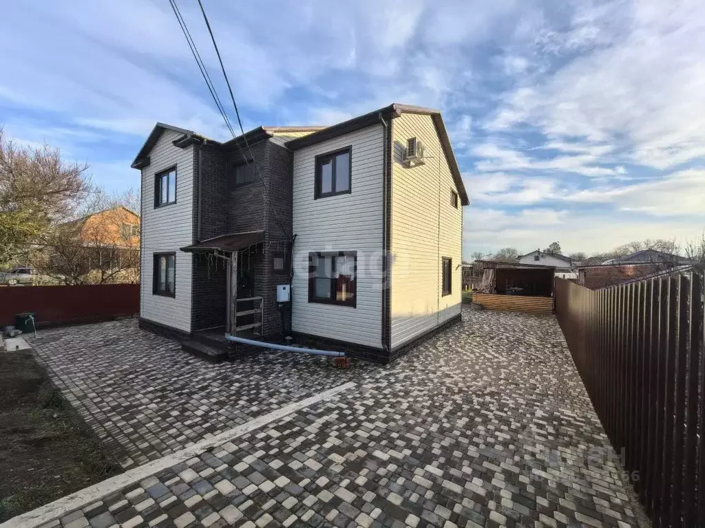 Дом в Краснодарский край, Ейский район, Александровское с/пос, с. ... - Фото 1