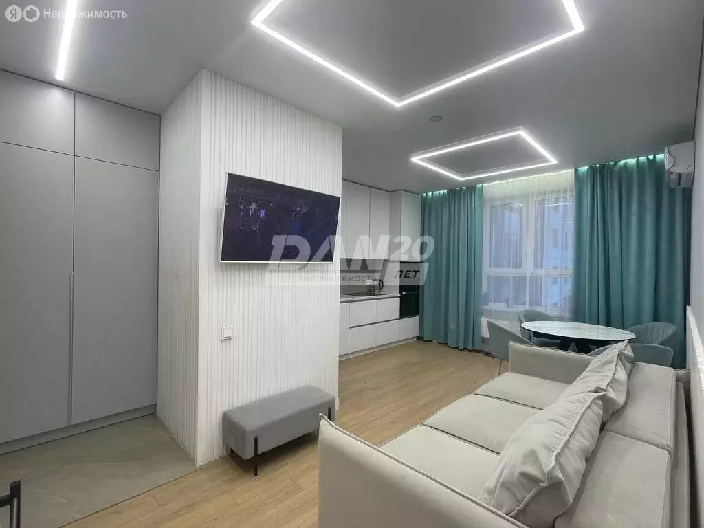 3-комнатная квартира: Челябинск, Телевизионная улица, 18А (92 м) - Фото 0