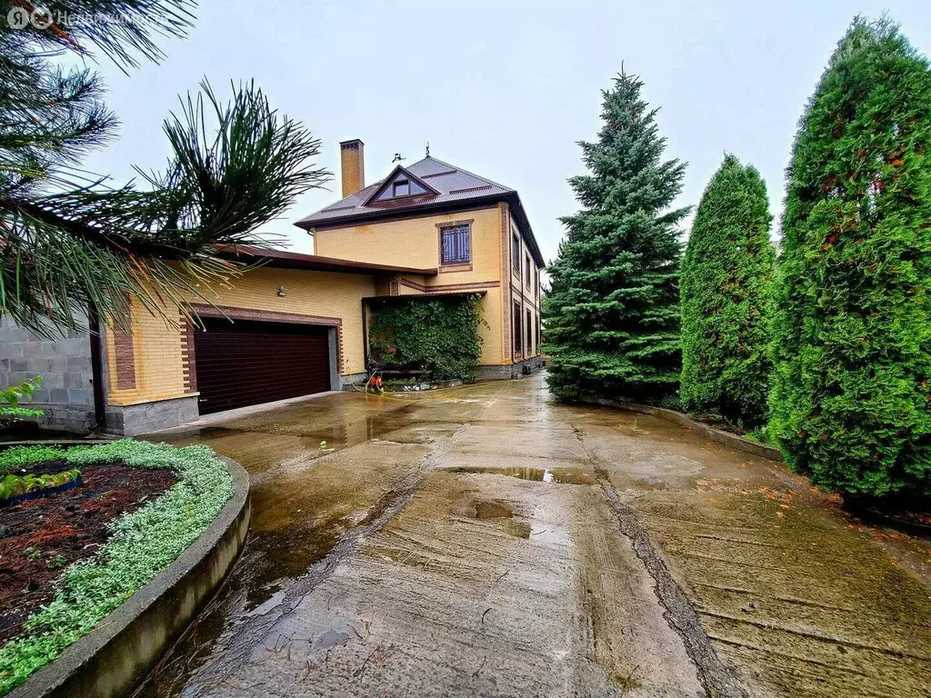 Дом в Ессентуки, улица Артёма Сергеева (251 м) - Фото 1