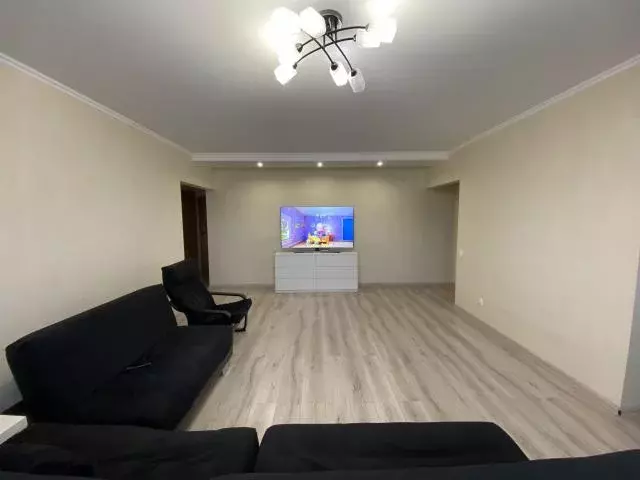 Продается 3-комнатная квартира - Фото 2