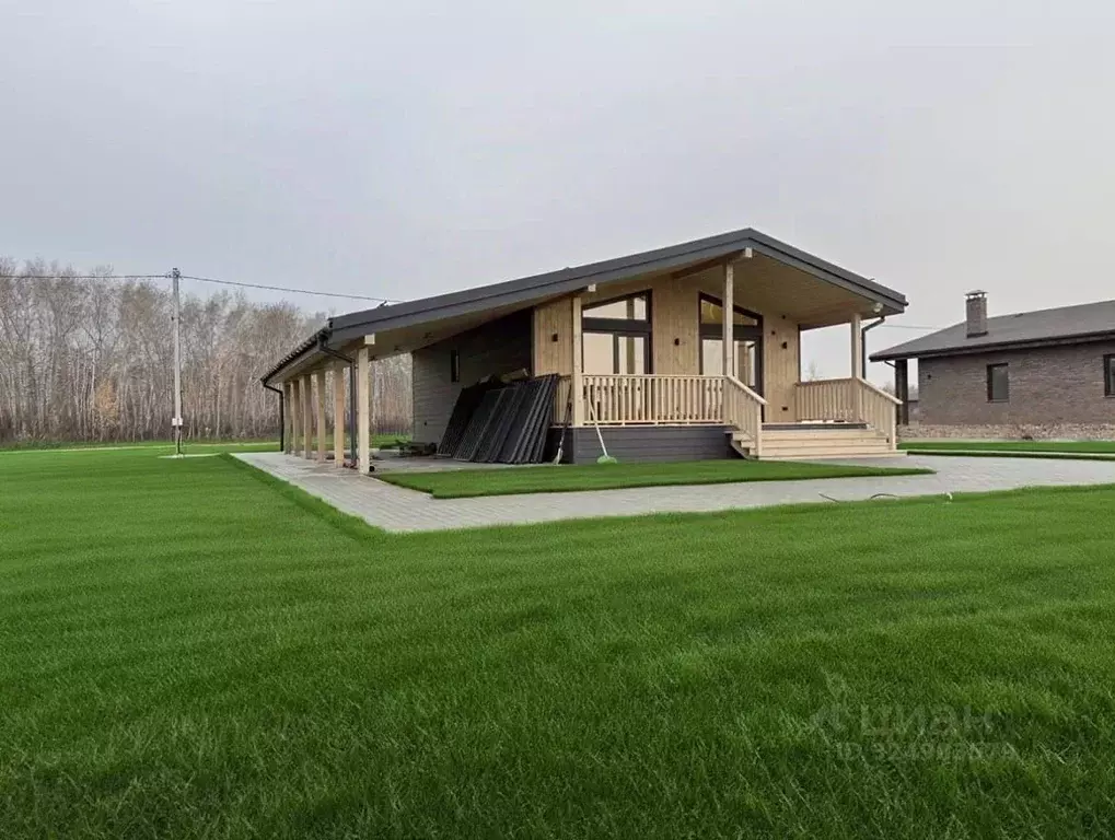 Дом в Омская область, Омский район, с. Пушкино ул. Ленского, 77 (80 м) - Фото 1