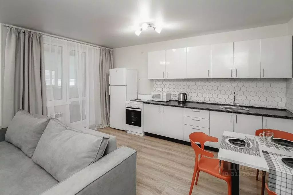 Студия Омская область, Омск бул. М.М. Кузьмина, 21 (40.0 м) - Фото 2