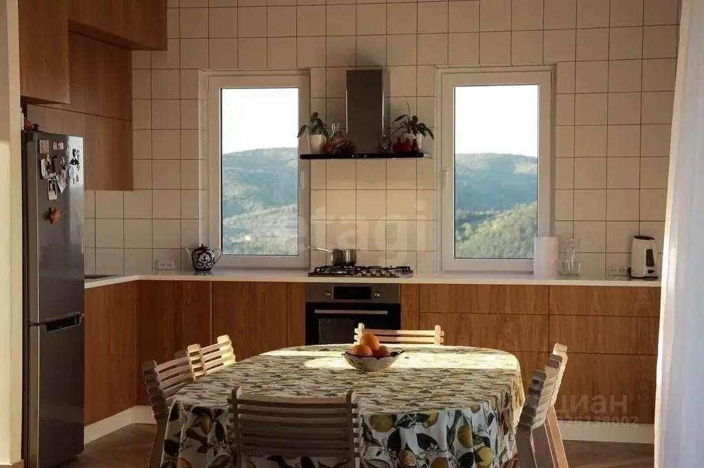 Дом в Крым, Симферопольский район, Добровское с/пос, с. Пионерское ул. ... - Фото 1