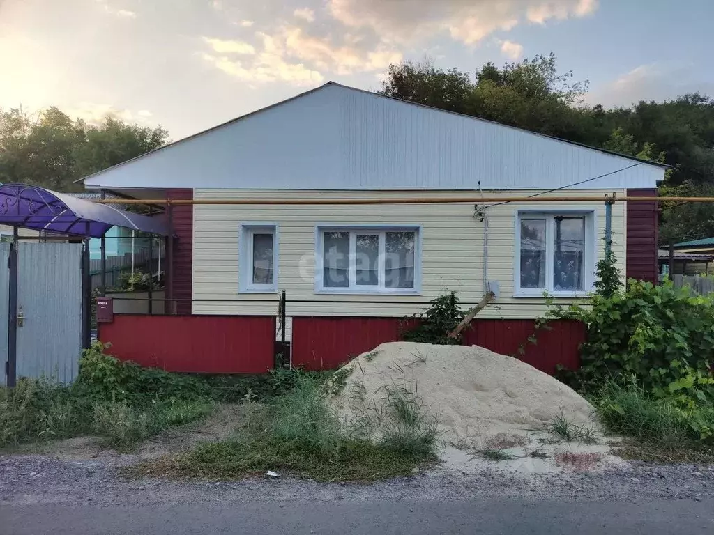 Дом в Белгородская область, Бирюч Красногвардейский район, ул. ... - Фото 0