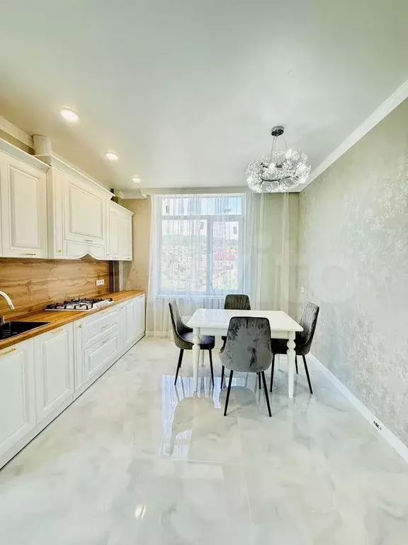 3-к. квартира, 110 м, 3/12 эт. - Фото 0