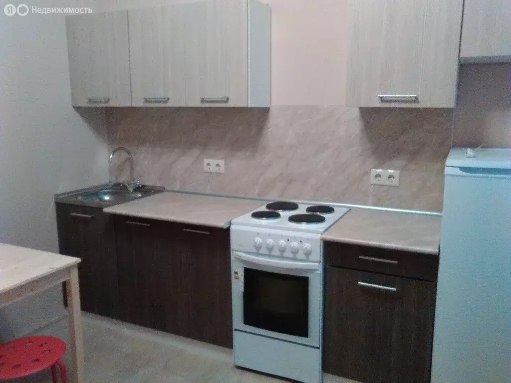 1-комнатная квартира: посёлок городского типа Свердловский, улица ... - Фото 2