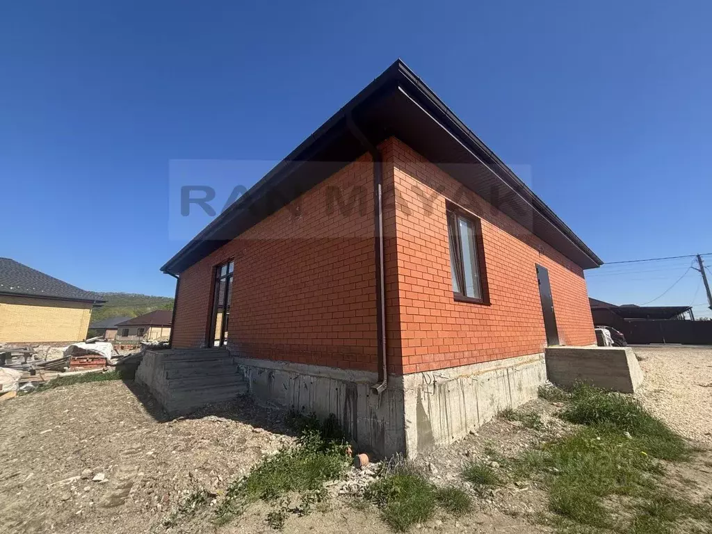 Дом в Адыгея, Майкопский район, Победенское с/пос, пос. Удобный ул. ... - Фото 1