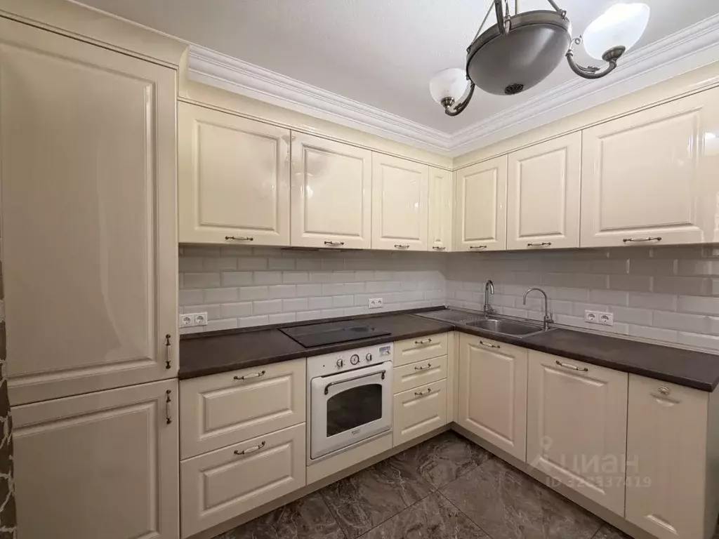 3-к кв. Москва, Москва, Московский г. 3-й мкр, 18 (90.0 м) - Фото 2