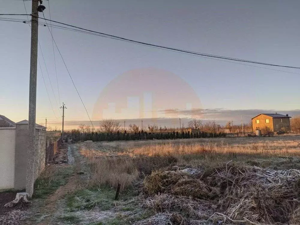 Участок в Крым, Сакский район, с. Митяево ул. Спортивная (10.0 сот.) - Фото 1