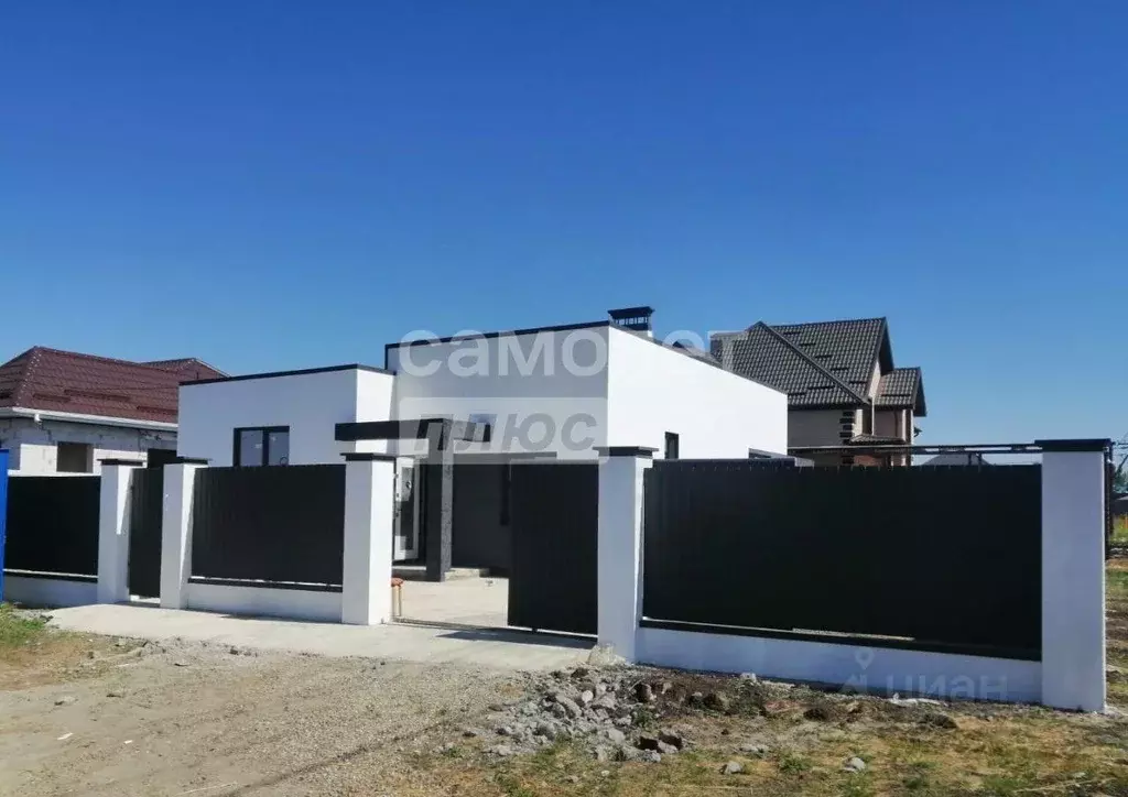 Дом в Краснодарский край, Динской район, Новотитаровская ст-ца ул. ... - Фото 1