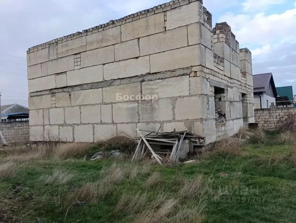 Дом в Крым, Кировское пгт ул. Султана Амет-Хана (240 м) - Фото 1