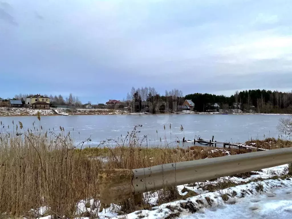 Участок в Псковская область, Печорский муниципальный округ, д. Зимний ... - Фото 1