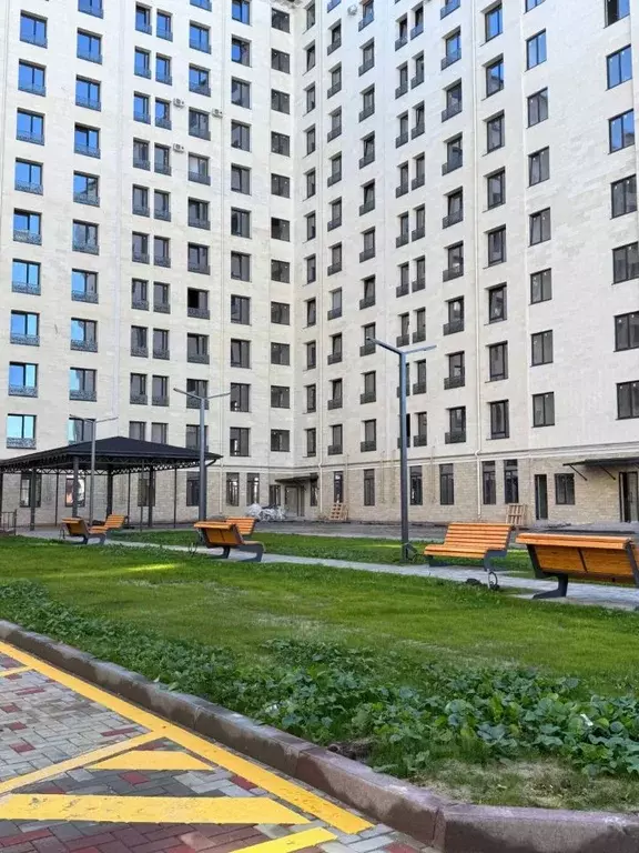 3-к кв. Кабардино-Балкария, Нальчик ул. Героя России Т.М. Тамазова ... - Фото 0