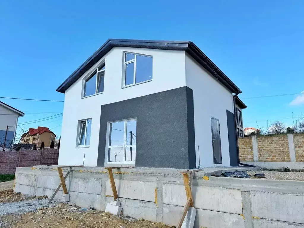 Дом в Севастополь ул. Генерала Мельника, 64 (85 м) - Фото 1