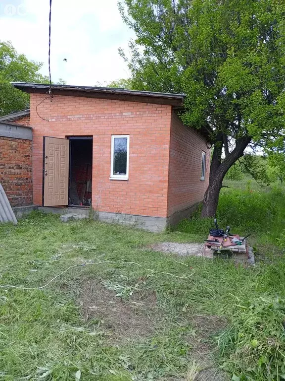Дом в Новошахтинск, Красногвардейская улица (50 м) - Фото 0