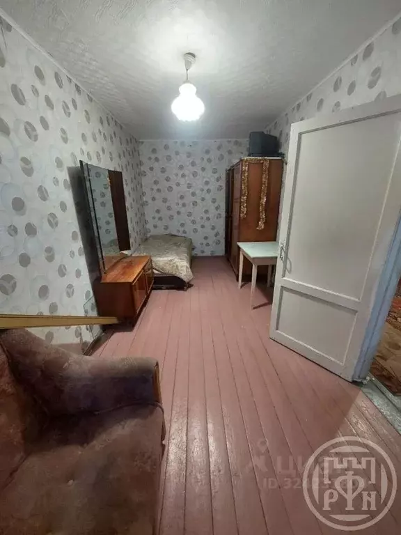 2-к кв. Ленинградская область, Луга просп. Кирова, 5 (45.0 м) - Фото 1