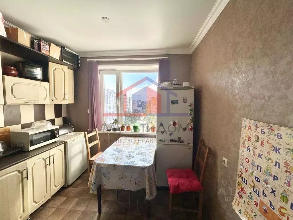 3-к кв. Белгородская область, Старый Оскол Жукова мкр, 50 (65.0 м) - Фото 1