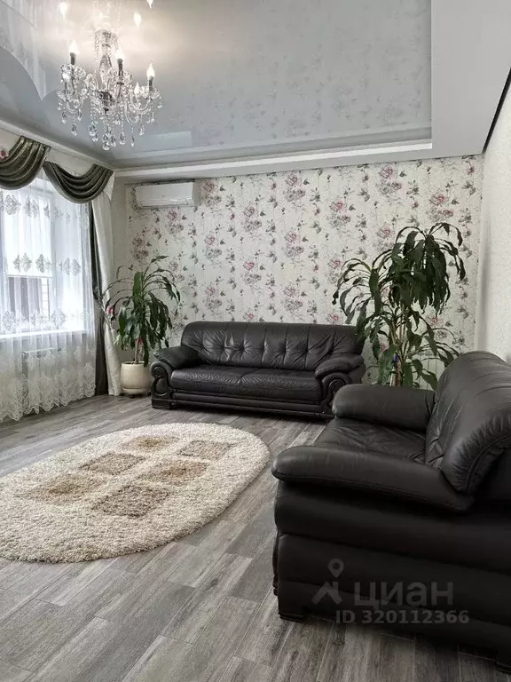 Дом в Волгоградская область, Волгоград ул. Качинцев, 67 (168 м) - Фото 0