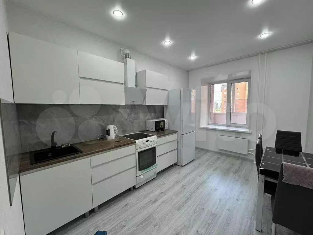 1-к. квартира, 42 м, 3/7 эт. - Фото 0