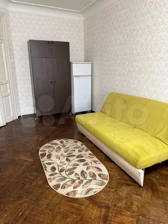 Комната 22,4 м в 4-к., 6/6 эт. - Фото 1