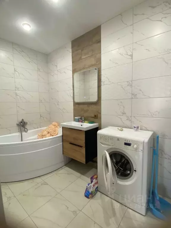 2-к кв. Татарстан, Альметьевск ул. Шевченко, 142 (74.0 м) - Фото 1