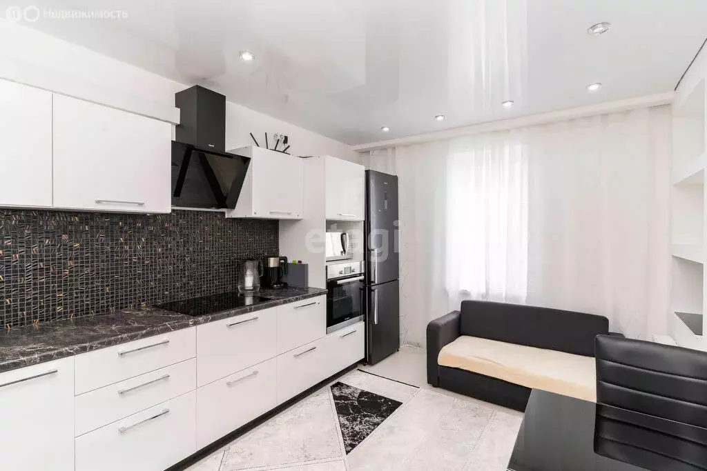 2-комнатная квартира: Тюмень, улица Михаила Сперанского, 33 (55.2 м) - Фото 2