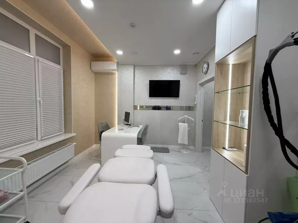 Помещение свободного назначения в Башкортостан, Уфа ул. Октябрьской ... - Фото 1